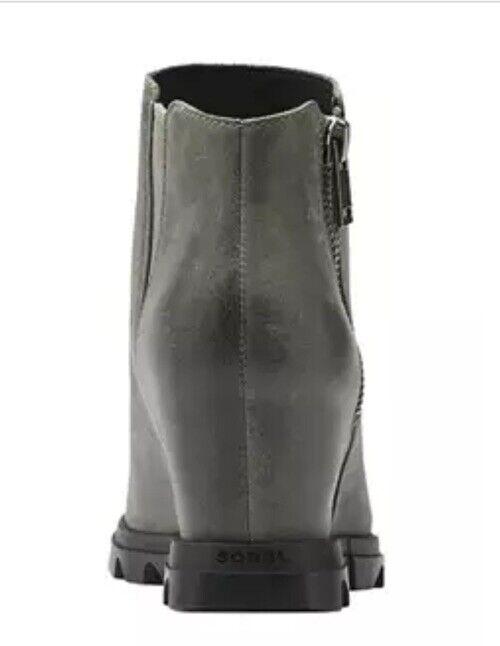 Sorel Joan of Arctic Wedge III Zip Wide Quarry, Black / Carriere, Noir Sz 8.5